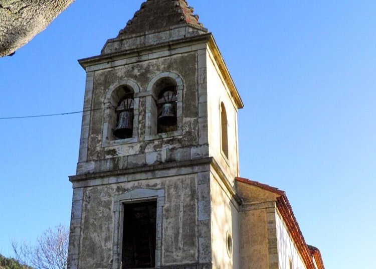 Iglesia Villardeveyo Llanera,_Asturias