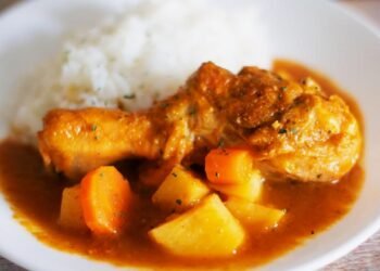 imagen de pollo guisado restaurante llanera asturias menu a 5 euros